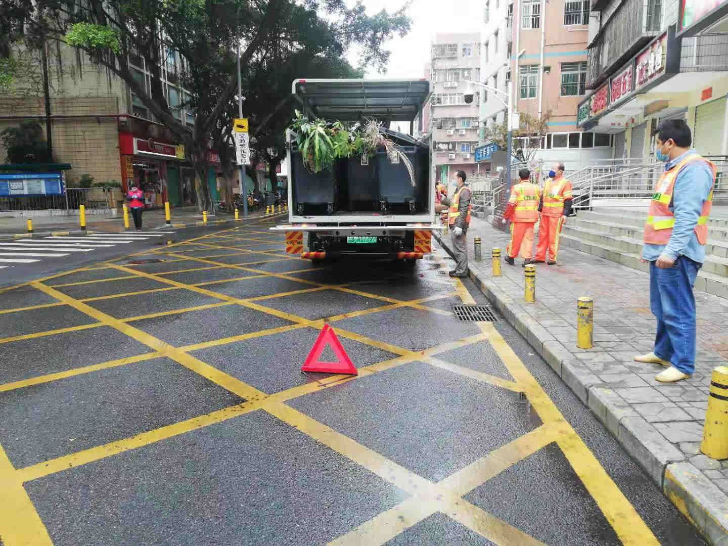 福田區(qū)福保街道垃圾清運